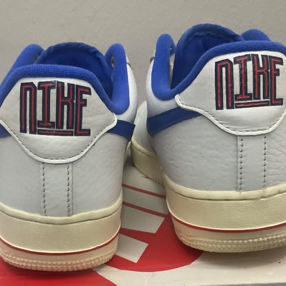 Size US 10 / EUR 42 ( WMNS) NIKE AIR FORCE 1 - DR148-100 , White / Blue, Leathe - Picture 6 of 8